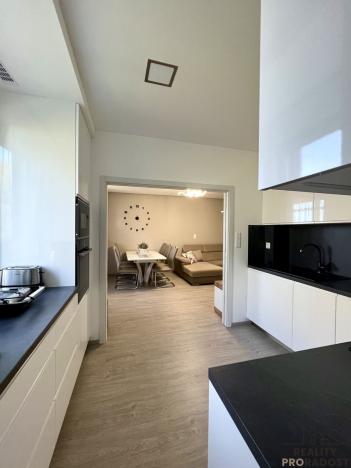 Prodej bytu 3+1, Jesenice, 92 m2