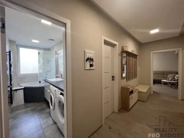 Prodej bytu 3+1, Jesenice, 92 m2