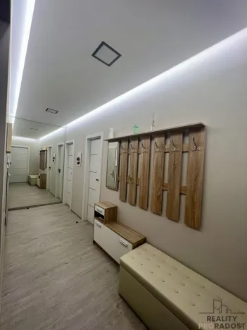 Prodej bytu 3+1, Jesenice, 92 m2