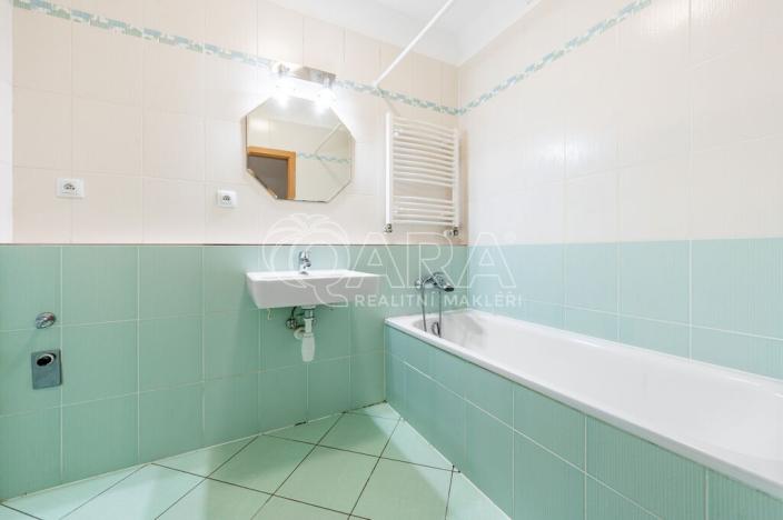 Pronájem bytu 3+kk, Praha - Dolní Měcholupy, Kryšpínova, 84 m2