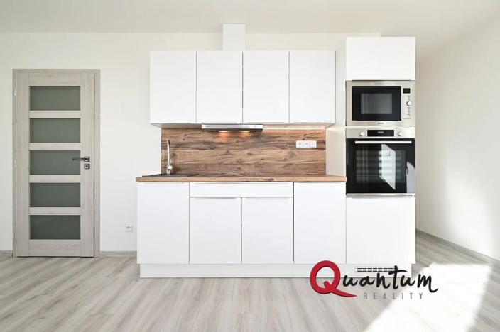 Pronájem bytu 1+kk, Kladno, Švédská, 33 m2