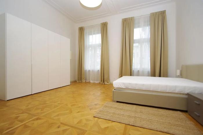 Pronájem bytu 2+1, Praha - Nové Město, Bolzanova, 92 m2