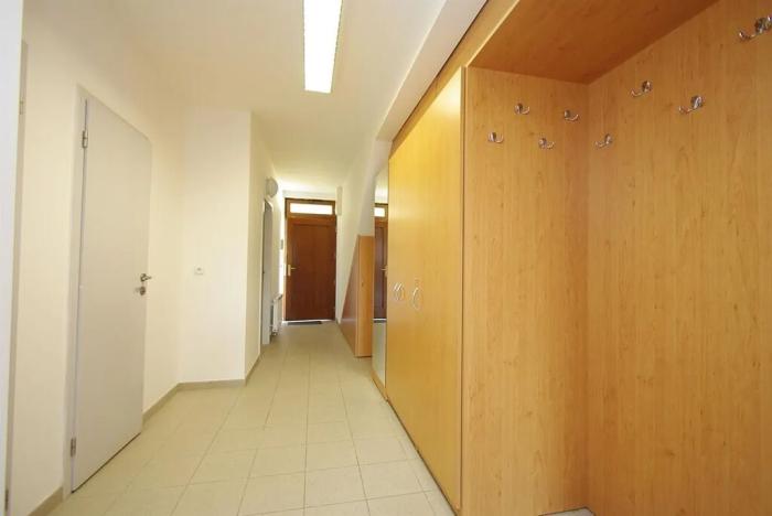 Pronájem kanceláře, Praha - Smíchov, Štefánikova, 63 m2