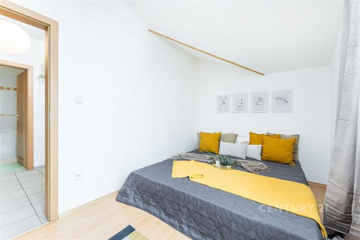 Pronájem bytu 2+kk, Praha, Bohdanečská, 47 m2