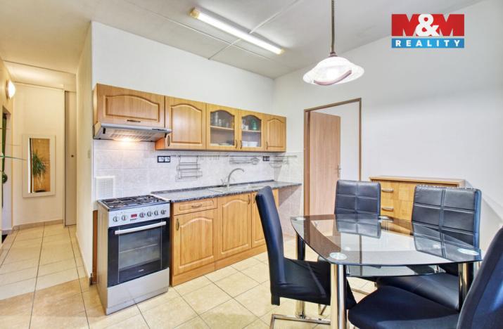 Prodej bytu 3+1, Karlovy Vary, U Koupaliště, 70 m2