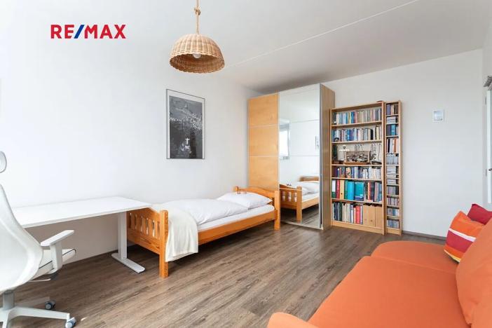 Pronájem bytu 1+1, Praha - Troja, Krynická, 29 m2