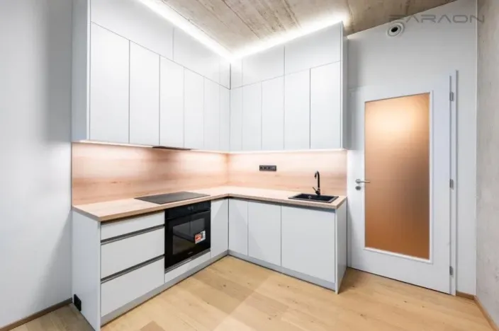 Pronájem bytu 1+kk, Praha - Hloubětín, Kolbenova, 33 m2