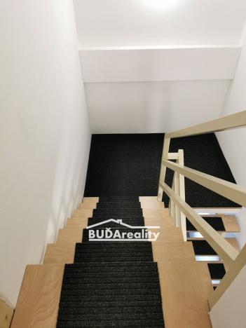 Pronájem bytu 1+kk, Zlín, Štefánikova, 28 m2