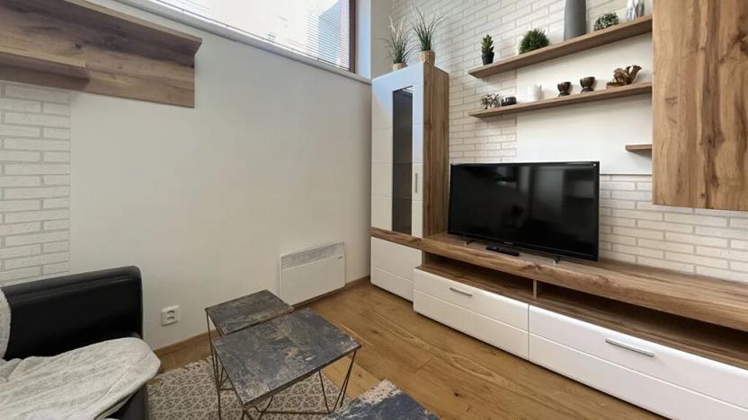 Pronájem bytu 1+kk, Praha - Vinohrady, Uruguayská, 38 m2