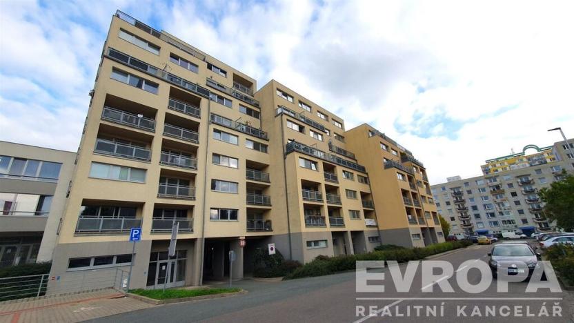 Pronájem bytu 1+kk, Pardubice - Polabiny, Bělehradská, 40 m2