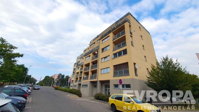 Pronájem bytu 1+kk, Pardubice - Polabiny, Bělehradská, 40 m2