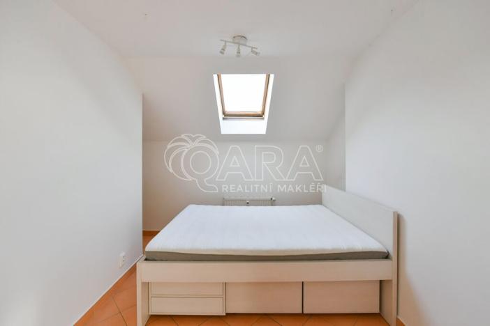 Pronájem bytu 2+kk, Praha - Vysočany, Zbuzkova, 44 m2