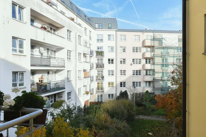 Pronájem bytu 2+kk, Praha - Vysočany, Zbuzkova, 44 m2