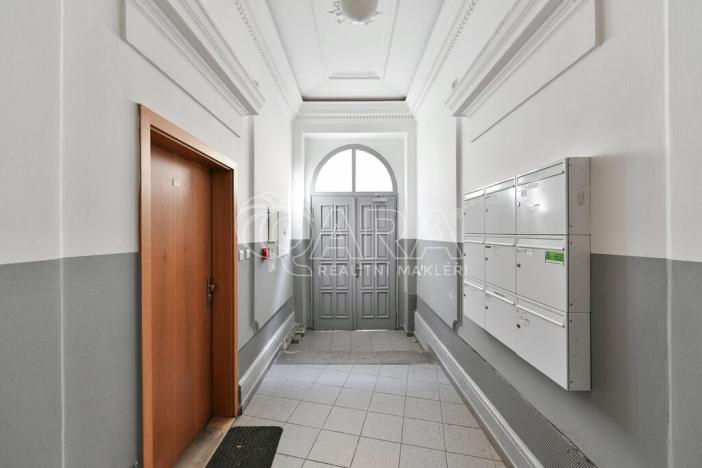 Pronájem bytu 2+kk, Praha - Vysočany, Zbuzkova, 44 m2