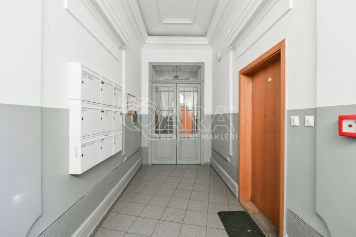 Pronájem bytu 2+kk, Praha - Vysočany, Zbuzkova, 44 m2