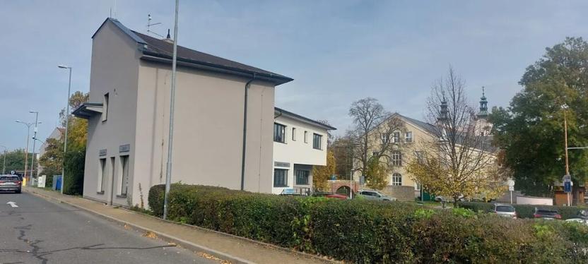 Pronájem obchodního prostoru, Uherské Hradiště, Stojanova, 76 m2