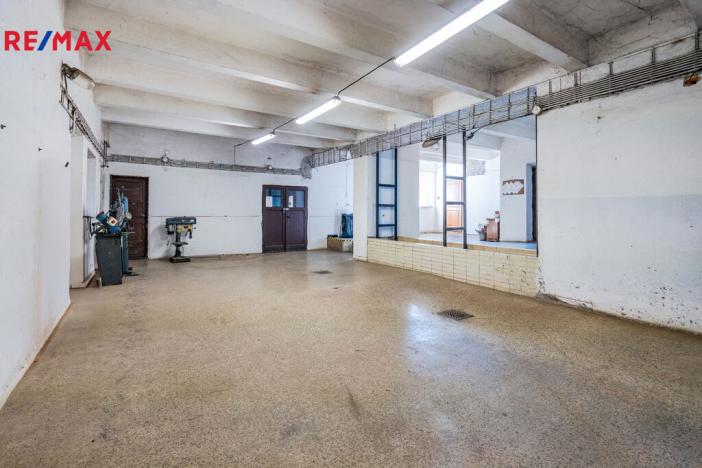 Pronájem skladu, Troubsko, U lednice, 3000 m2