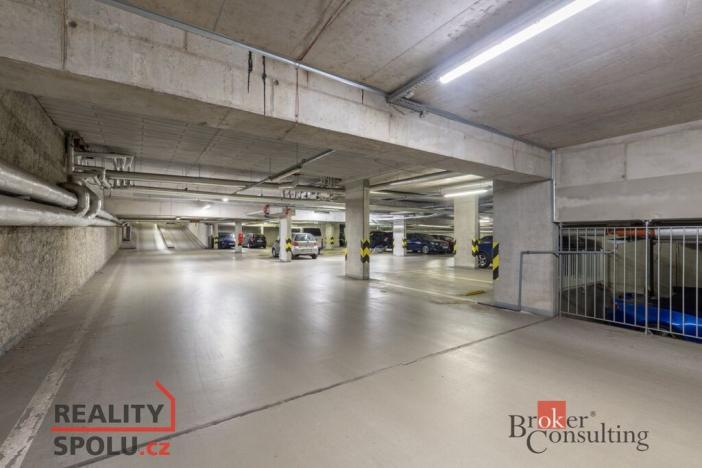 Prodej garážového stání, Brno - Královo Pole, Mojmírovo náměstí, 13 m2