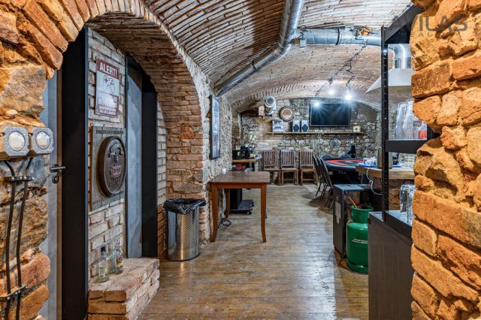 Prodej komerční nemovitosti, Benešov, Masarykovo náměstí, 256 m2