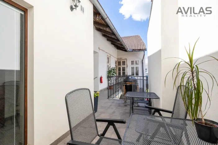 Prodej komerční nemovitosti, Benešov, Masarykovo náměstí, 256 m2