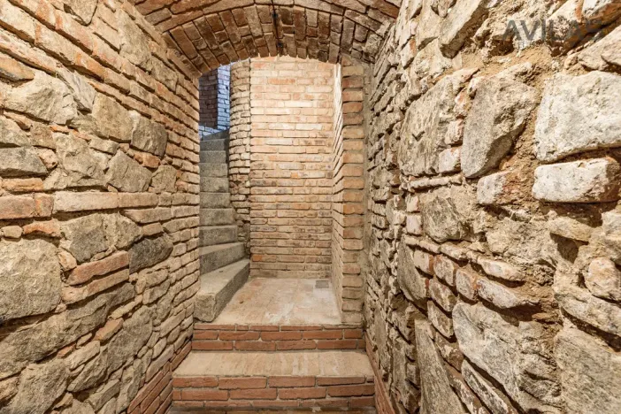 Prodej komerční nemovitosti, Benešov, Masarykovo náměstí, 256 m2