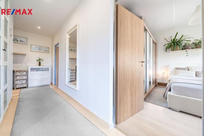 Prodej bytu 2+1, Praha - Kamýk, Zárubova, 54 m2