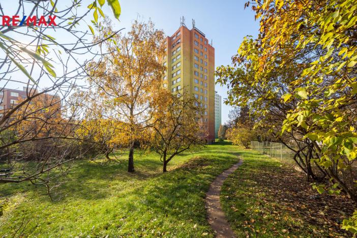 Prodej bytu 2+1, Praha - Kamýk, Zárubova, 54 m2