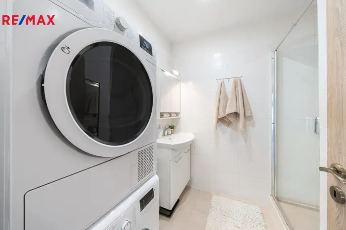 Prodej bytu 2+1, Praha - Kamýk, Zárubova, 54 m2