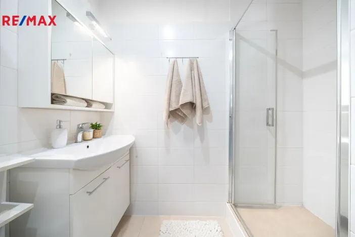 Prodej bytu 2+1, Praha - Kamýk, Zárubova, 54 m2