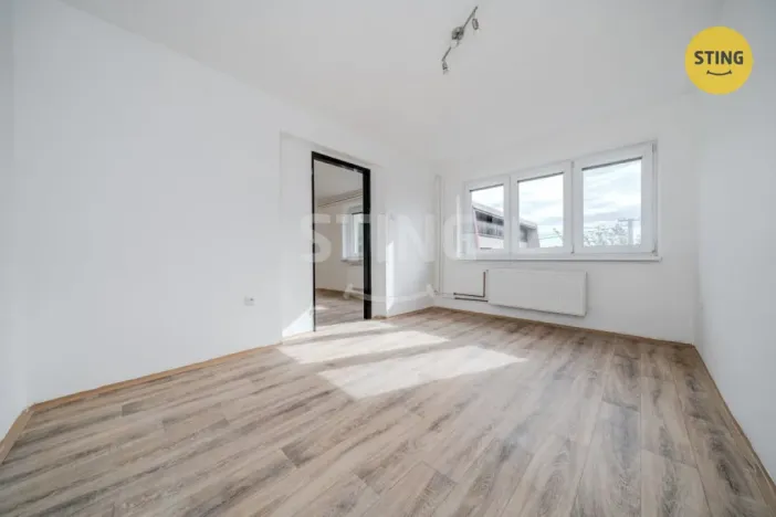Prodej bytu 2+1, Dolní Lhota, K nádraží, 90 m2