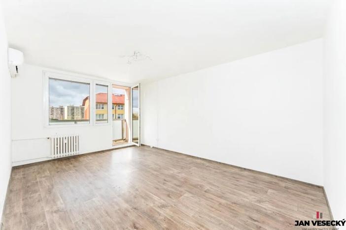 Prodej bytu 3+1, Praha - Horní Počernice, Lhotská, 73 m2