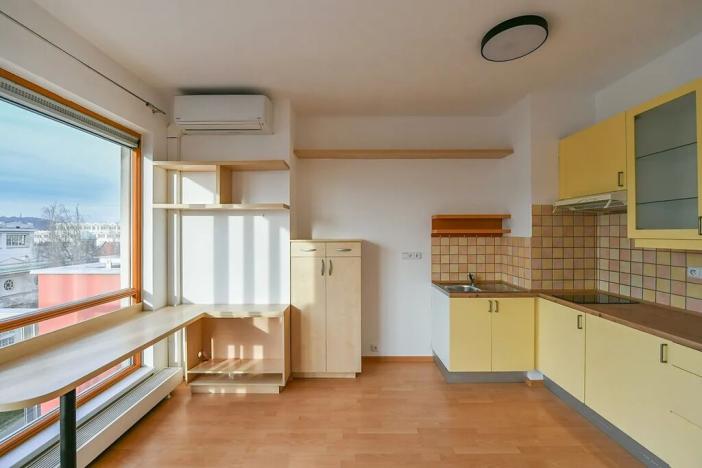 Pronájem bytu 1+kk, Praha - Podolí, Podolská, 26 m2