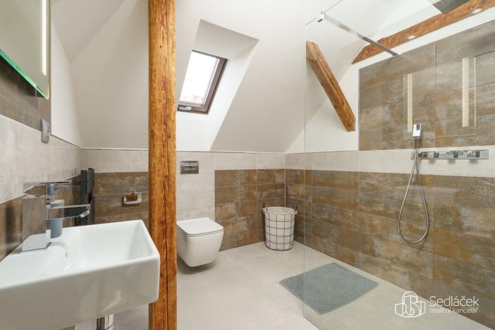 Prodej vícegeneračního domu, Krajková, 250 m2