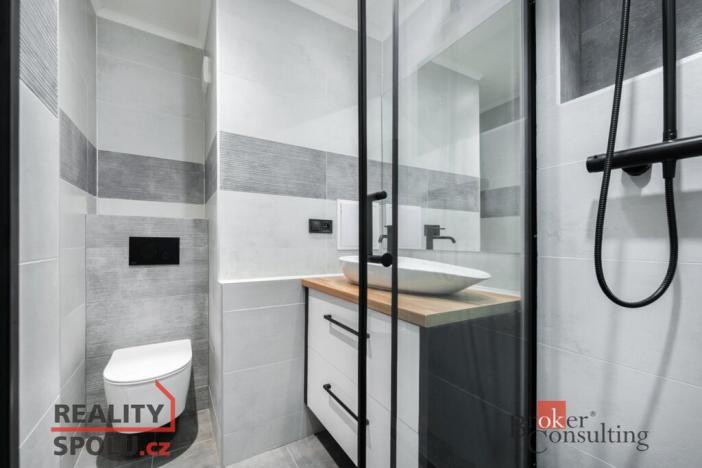 Pronájem bytu 1+kk, Hradec Králové - Nový Hradec Králové, Brožíkova, 31 m2