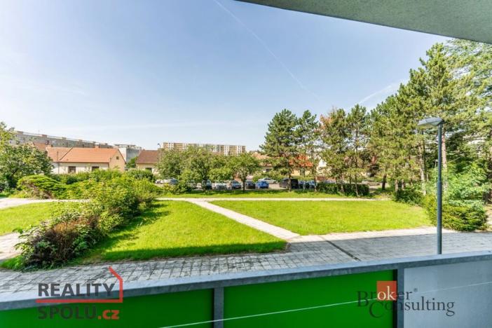 Pronájem bytu 1+kk, Hradec Králové - Nový Hradec Králové, Brožíkova, 31 m2