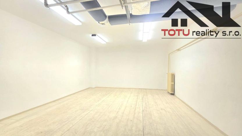 Pronájem skladu, Chrudim, Palackého třída, 31 m2