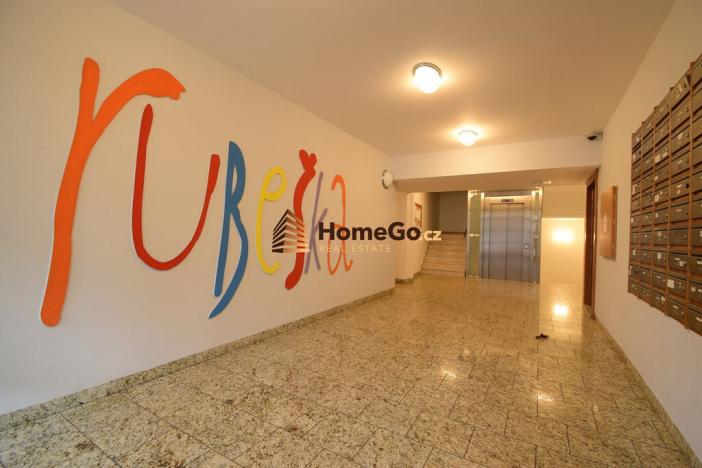 Pronájem bytu 2+kk, Praha - Vysočany, Paříkova, 45 m2