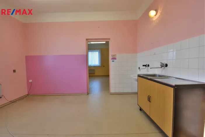 Prodej obchodního prostoru, Týniště nad Orlicí, Nádražní, 64 m2