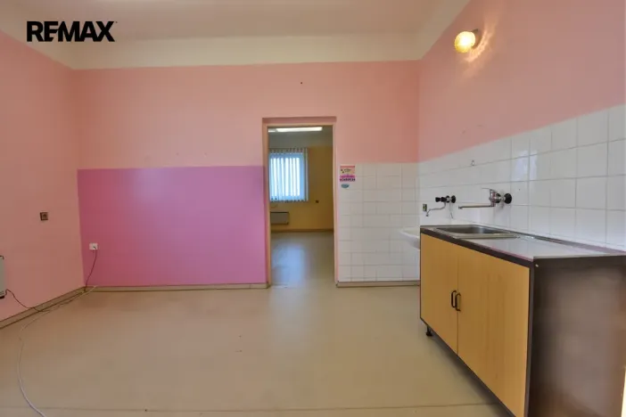 Prodej obchodního prostoru, Týniště nad Orlicí, Nádražní, 64 m2