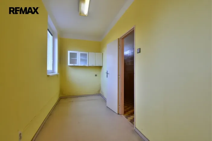 Prodej obchodního prostoru, Týniště nad Orlicí, Nádražní, 64 m2