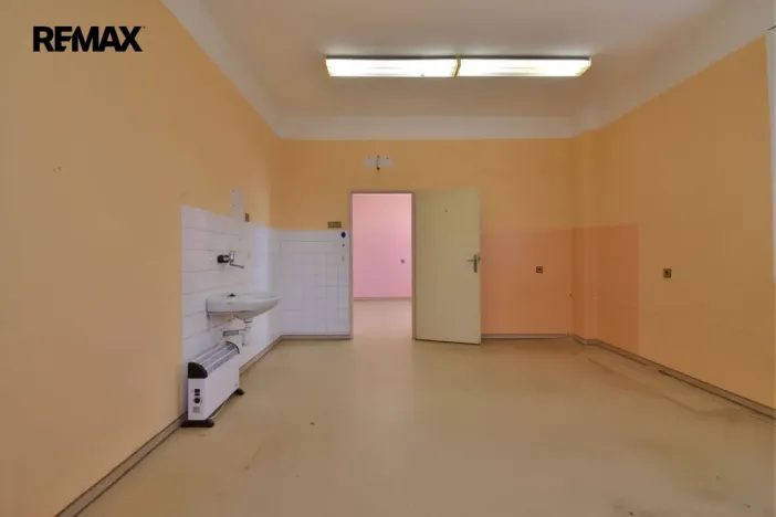 Prodej obchodního prostoru, Týniště nad Orlicí, Nádražní, 64 m2