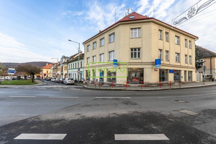 Pronájem obchodního prostoru, Praha - Zbraslav, Zbraslavské náměstí, 147 m2
