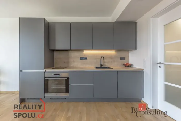 Prodej bytu 2+kk, Praha - Dolní Chabry, Ústecká, 58 m2