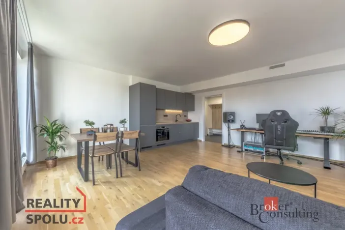 Prodej bytu 2+kk, Praha - Dolní Chabry, Ústecká, 58 m2