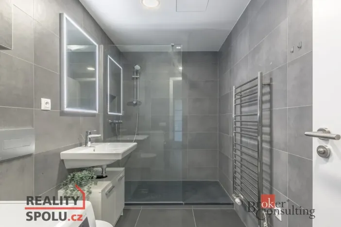 Prodej bytu 2+kk, Praha - Dolní Chabry, Ústecká, 58 m2