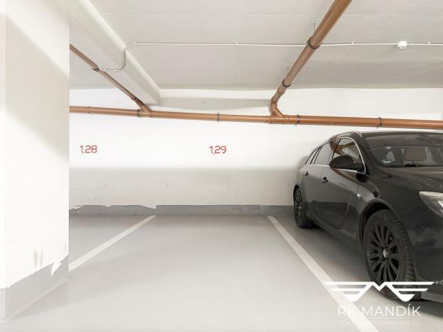 Pronájem garáže, Praha - Prosek, Kytlická, 12 m2