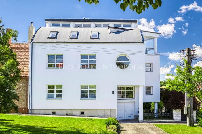 Prodej ordinace, Křižanov, Benešovo náměstí, 530 m2