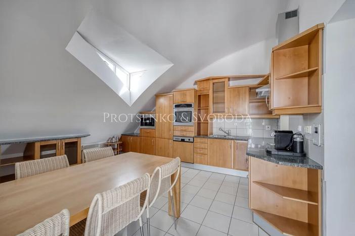 Prodej ordinace, Křižanov, Benešovo náměstí, 530 m2