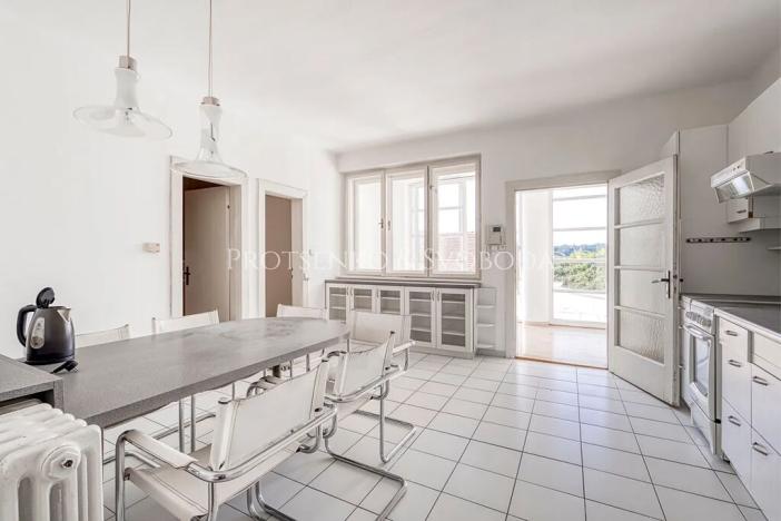 Prodej ordinace, Křižanov, Benešovo náměstí, 530 m2