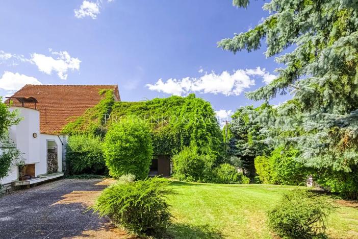 Prodej ordinace, Křižanov, Benešovo náměstí, 530 m2